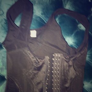 Molding vest